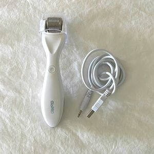 Glopro Microneedling Device with Red Light